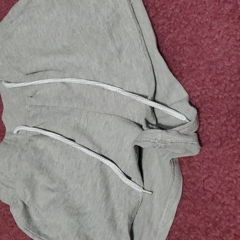 Shorts - Picture 3 of 3